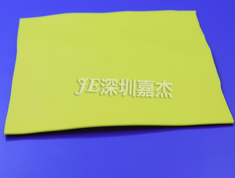 硅膠導(dǎo)熱墊片怎么安裝？
